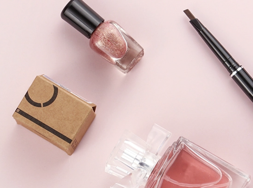 Каковы меры предосторожности при выборе упаковочных материалов для косметики?